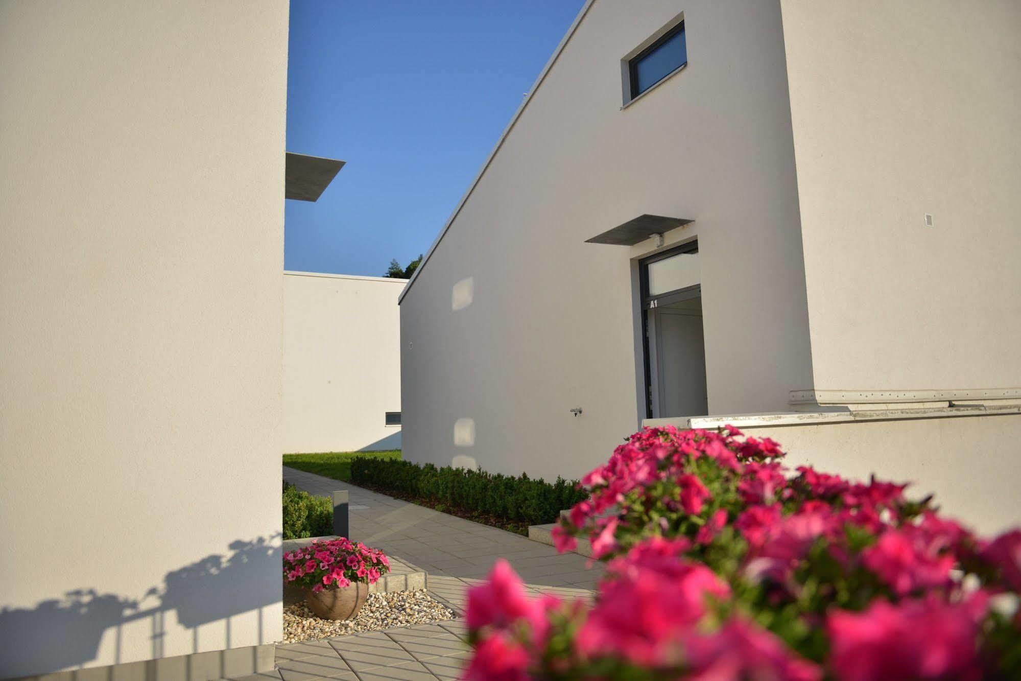 Apartmany Eden - Rezidence Luhačovice Екстериор снимка